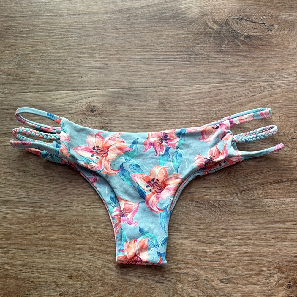 Midori Emmie Bottoms